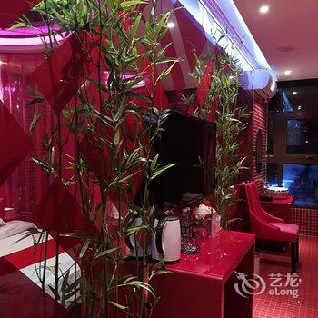 大同万爱情侣主题酒店酒店提供图片