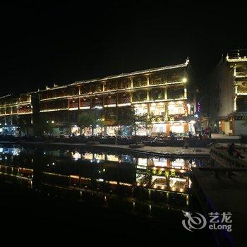 凤凰金水楼江景客栈酒店提供图片