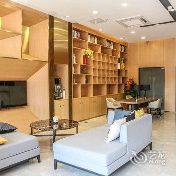 窝趣服务式公寓(绿地滨江汇店)酒店提供图片
