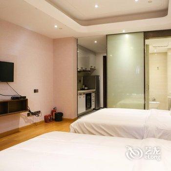 窝趣服务式公寓(绿地滨江汇店)酒店提供图片