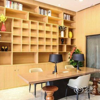 窝趣服务式公寓(绿地滨江汇店)酒店提供图片