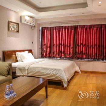 窝趣服务式公寓(绿地滨江汇店)酒店提供图片