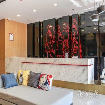 窝趣服务式公寓(绿地滨江汇店)酒店提供图片