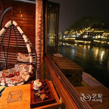 凤凰快乐时光客栈酒店提供图片