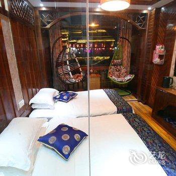凤凰快乐时光客栈酒店提供图片