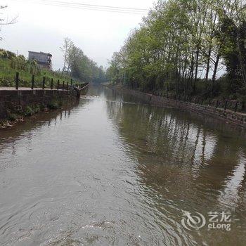 雅安临溪观雨客栈酒店提供图片