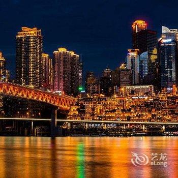 重庆六间房子全江景青年旅舍解放碑店酒店提供图片