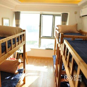 重庆六间房子全江景青年旅舍解放碑店酒店提供图片