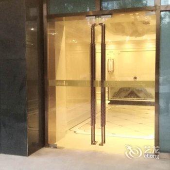 重庆六间房子全江景青年旅舍解放碑店酒店提供图片