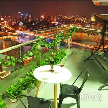 重庆六间房子全江景青年旅舍解放碑店酒店提供图片