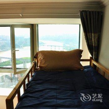 重庆六间房子全江景青年旅舍解放碑店酒店提供图片