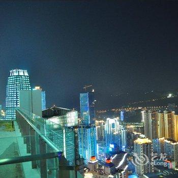 重庆六间房子全江景青年旅舍解放碑店酒店提供图片