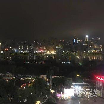 重庆卷耳江景酒店公寓日月光店酒店提供图片