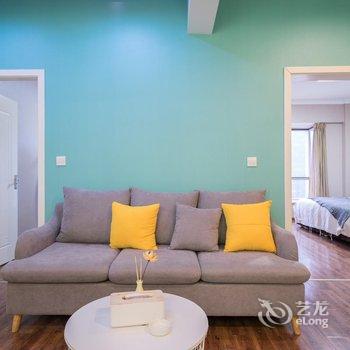 重庆卷耳江景酒店公寓日月光店酒店提供图片