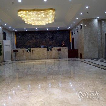 合作珠峰大酒店酒店提供图片