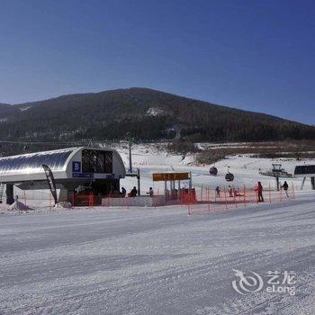 吉林万科松花湖滑雪场中加客栈酒店提供图片