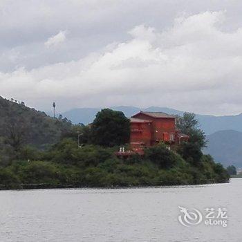 泸沽湖七彩摩梭酒店酒店提供图片