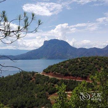 泸沽湖七彩摩梭酒店酒店提供图片