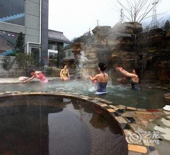 峨眉山七里坪华生温泉酒店酒店提供图片