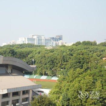 武汉华中师范大学管理教育综合楼(华大教育培训中心)酒店提供图片