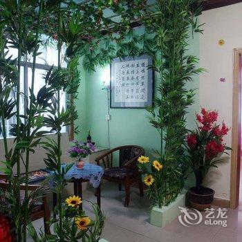 凤凰一家人客栈酒店提供图片
