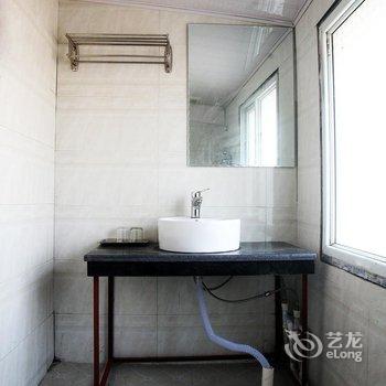 凤凰一家人客栈酒店提供图片