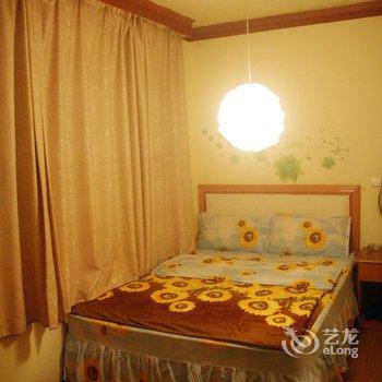 凤凰一家人客栈酒店提供图片