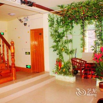 凤凰一家人客栈酒店提供图片