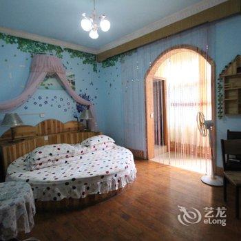 凤凰一家人客栈酒店提供图片