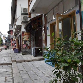 张家界溪布街陆号客栈酒店提供图片