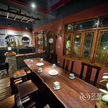 Q+桂林九龙客栈(两江四湖店)酒店提供图片