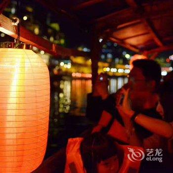 凤凰倚窗听雨客栈酒店提供图片