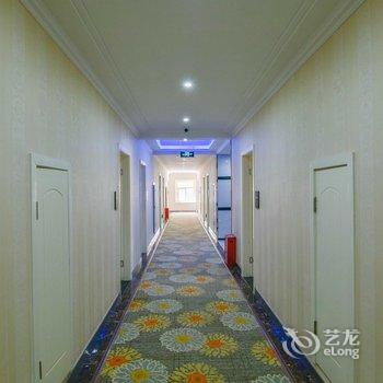 稻城君平假日酒店酒店提供图片