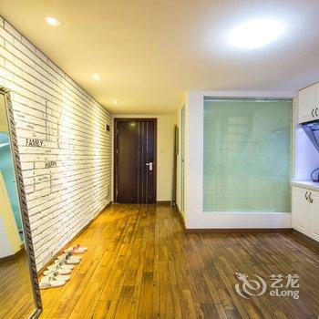 四月上筑复式公寓(广州南站长隆店)酒店提供图片