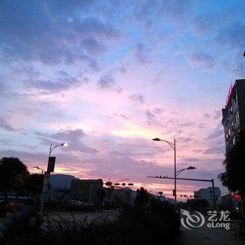 蒙山县月亮弯旅馆酒店提供图片