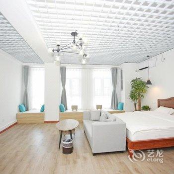 青岛美驻小屋重庆南路店酒店提供图片