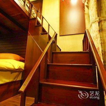 凤凰沱江一家人吊脚楼江景度假民宿酒店提供图片