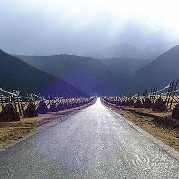 香格里拉东山顶上牧场客栈酒店提供图片