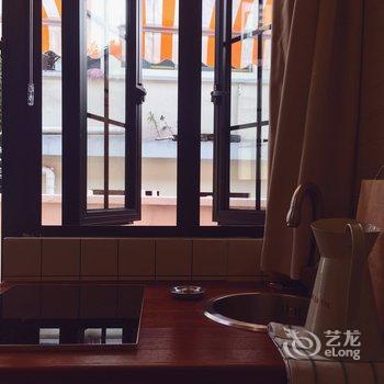 上海人民广场-双复式LOFT老弄堂石库门一居室老洋房(分店)酒店提供图片