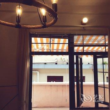 上海人民广场-双复式LOFT老弄堂石库门一居室老洋房(分店)酒店提供图片