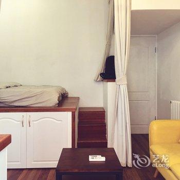 上海人民广场-双复式LOFT老弄堂石库门一居室老洋房(分店)酒店提供图片