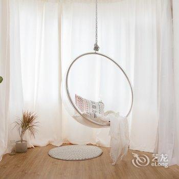 上海艺术·家静安寺黑白至上主义概念小屋(赵家桥路店)酒店提供图片