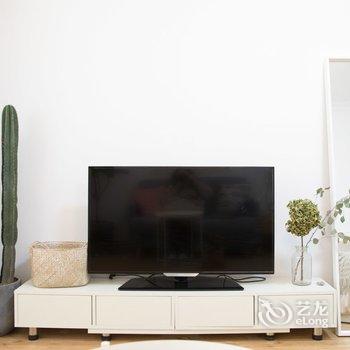 上海艺术·家静安寺黑白至上主义概念小屋(赵家桥路店)酒店提供图片