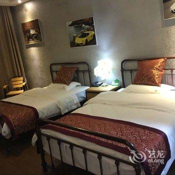 信阳欧亚天龙汽车主题酒店酒店提供图片
