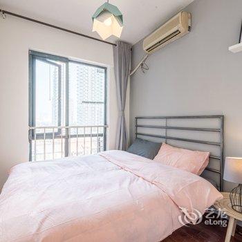 成都穿阅·成都春熙路北欧跃层双卧室套房复式酒店酒店提供图片