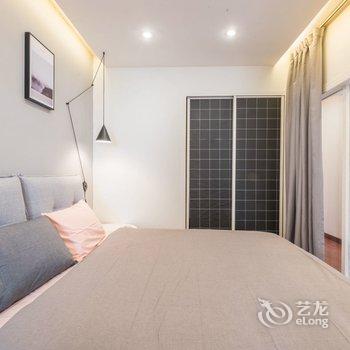 成都穿阅·成都春熙路北欧跃层双卧室套房复式酒店酒店提供图片