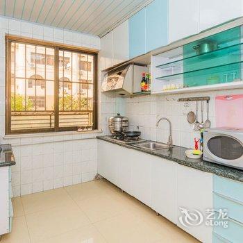 青岛海边的家啤酒城地铁100米宽敞大三居普通公寓酒店提供图片