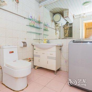 青岛海边的家啤酒城地铁100米宽敞大三居普通公寓酒店提供图片