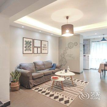 成都穿阅·成都春熙路北欧跃层双卧室套房复式酒店酒店提供图片