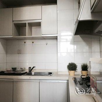 重庆乐乎居解放碑核心商圈旁楼下双地铁普通公寓酒店提供图片